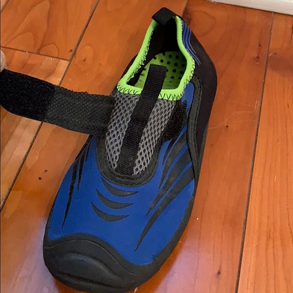 Nerf water shoes size 13/1 - Picture 5 of 7